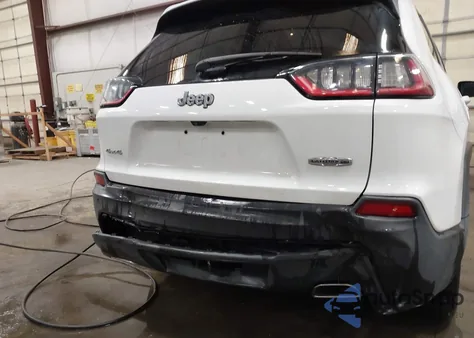2019 Jeep Cherokee Latitude Plus 4X4 from USA, damaged, VIN 1C4PJMLX8KD484233